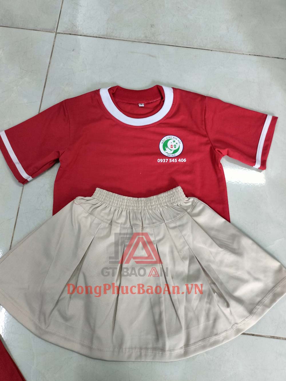 Top 3 chất vải may quần đồng phục học sinh thông dụng nhất